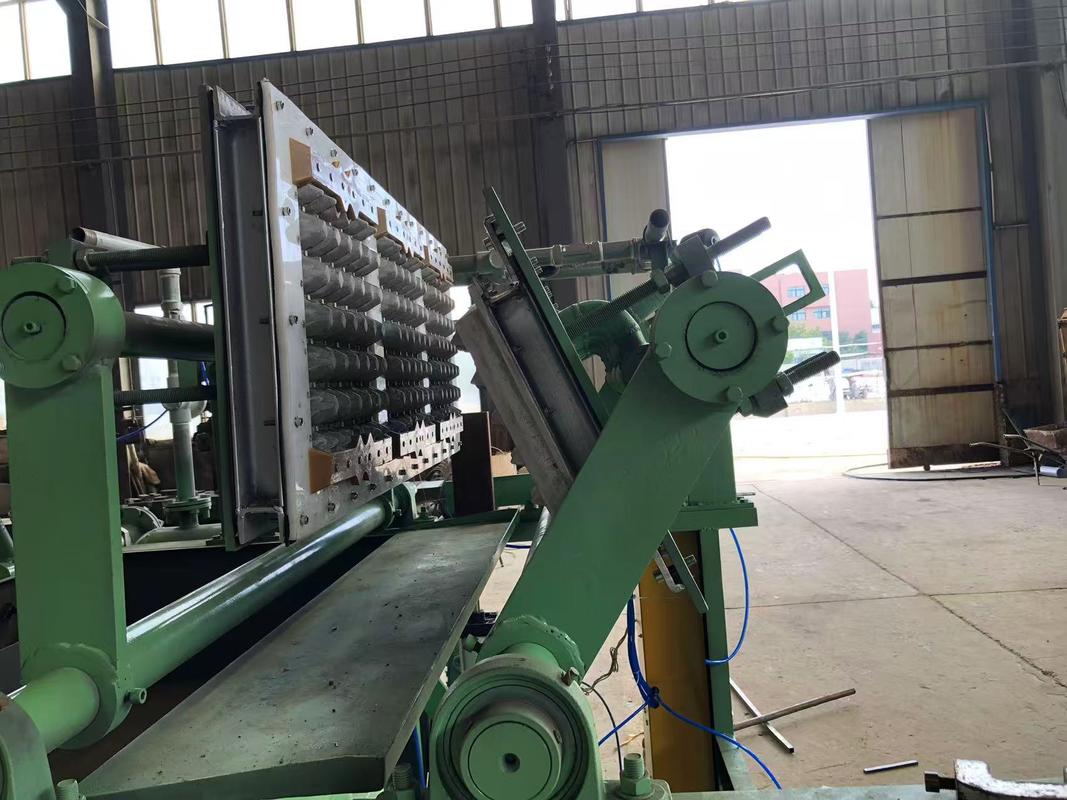 1 * 3 khuôn đơn giản giấy máy nồi trứng / máy đúc bột giá dễ vận hành ý tưởng kinh doanh nhỏ 1000pcs /h