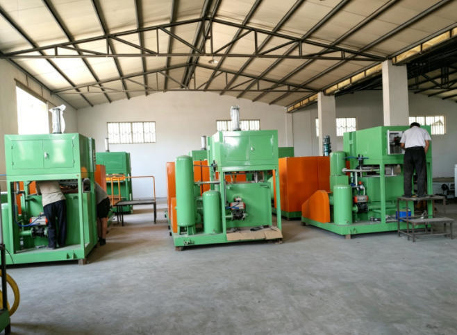 Máy làm khay đựng trứng 1300-1500 chiếc mỗi giờ được điều khiển bằng PLC
