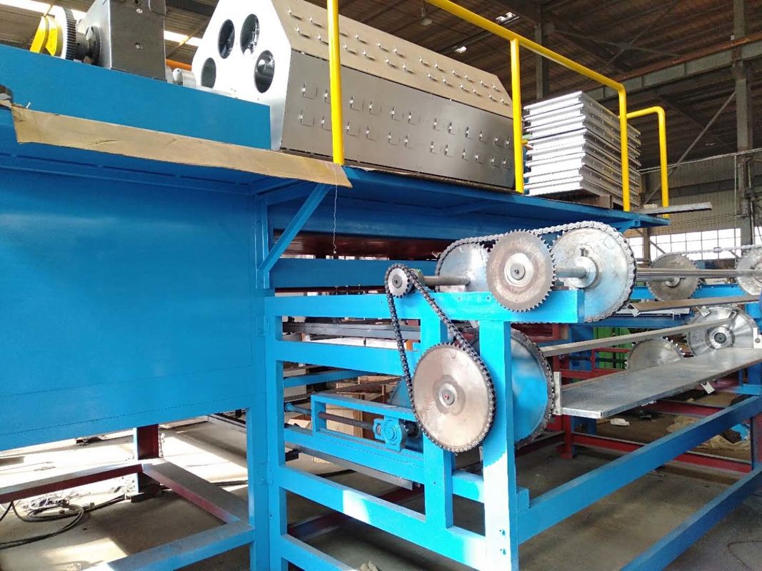 Máy sản xuất khay trứng hoàn toàn tự động Với máy sấy kim loại 6 lớp 5000-6000pcs mỗi giờ Máy đúc bột được điều khiển bởi PLC