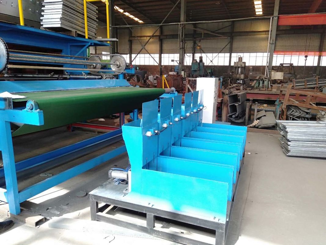 Máy sản xuất khay trứng hoàn toàn tự động Với máy sấy kim loại 6 lớp 5000-6000pcs mỗi giờ Máy đúc bột được điều khiển bởi PLC