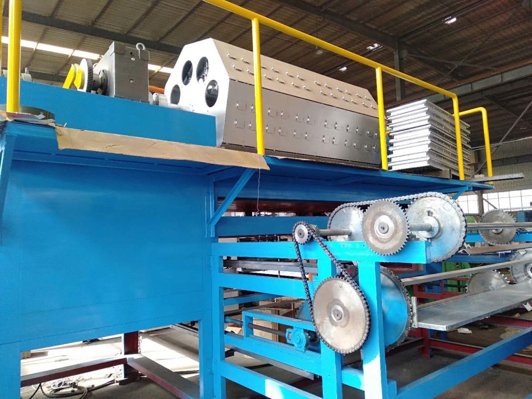 Máy đúc bột giấy hoàn toàn tự động Máy đúc đĩa trứng giấy Máy sản xuất dây chuyền PLC điều khiển Capacity lớn 5 * 8 Mold Rotary Forming