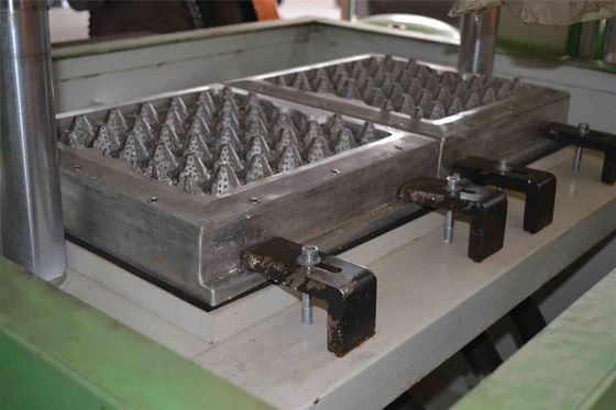 700 chiếc / h Máy làm thùng giấy trứng bột giấy nhỏ để sử dụng tại nhà